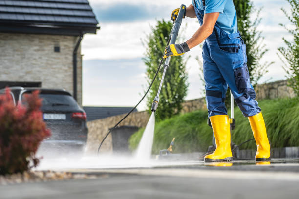 Fence Pressure Washing in Monterey, CA